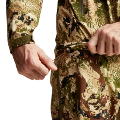 'Sitka' Men's Dew Point Jacket - Optifade Subalpine 7 'Sitka' Men's Dew Point Jacket - Optifade Subalpine -Outdoor Clothing Shop Img SITKA BG 2021 50254 SA Mens Dew Point Jacket Optifade Subalpine 1000p Studio 0759 1024x1024@2x